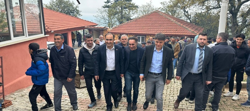 “Akharım Kuraklığa Dua ile Meydan Okudu: Yağmur Duasına Yoğun Katılım”