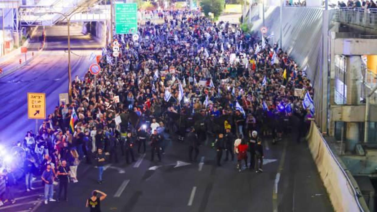 İsrailliler sokaklarda hükümetten ateşkes anlaşmasını imzalamasını talep etti