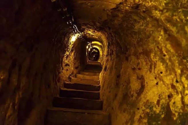 Hacı Ahmet Ünlü, Türkiye’nin En Büyük Yeraltı Şehrini Gezdi