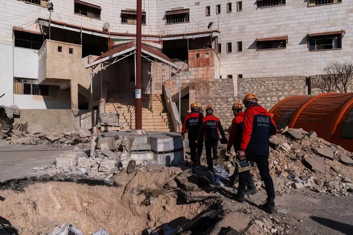 AFAD Başkanı Memiş, Sednaya Hapishanesi’nde Yapılan Arama Çalışmalarında Canlıya Rastlanmadığını Açıkladı