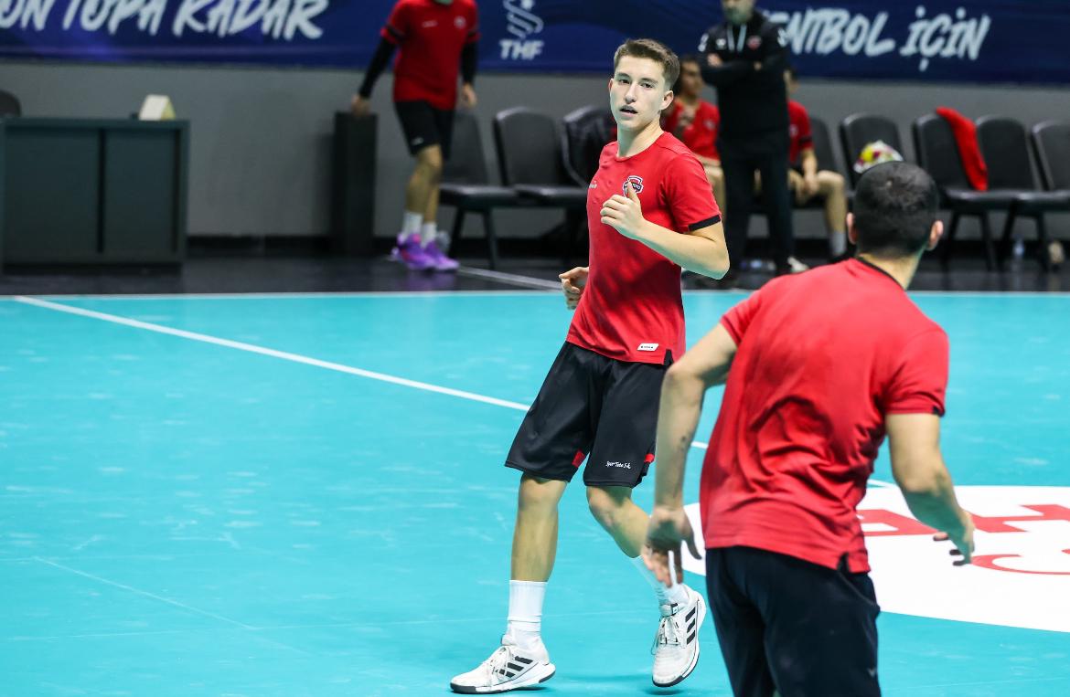 Arda Bozacı Kimdir?