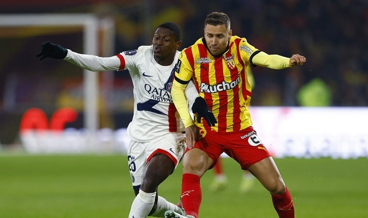 Galatasaray teklifini yükseltti: Lens’te Frankowski gelişmesi!