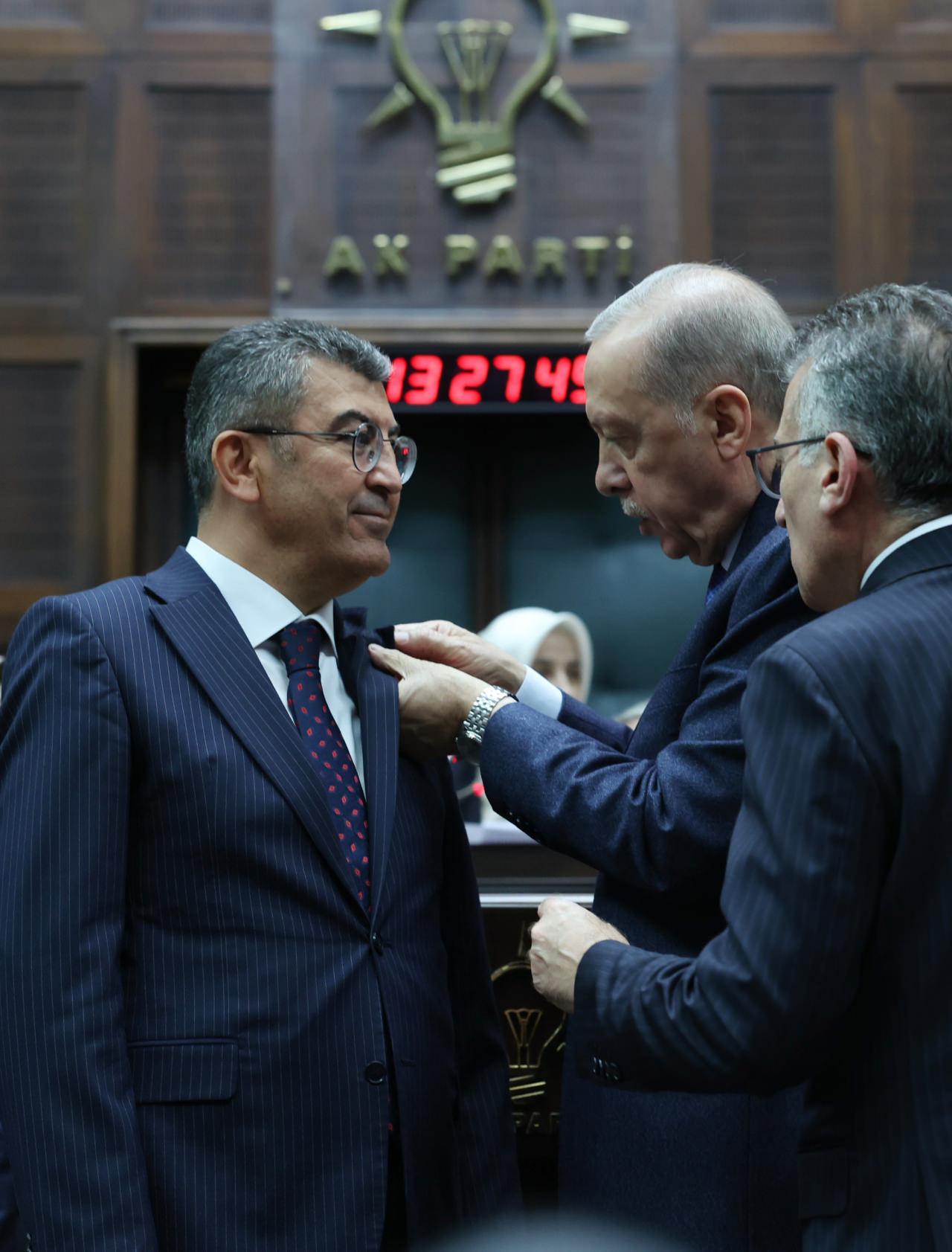 Konya Milletvekili ve 4 belediye başkanı partisinden istifa etti, AK Parti'ye katıldı