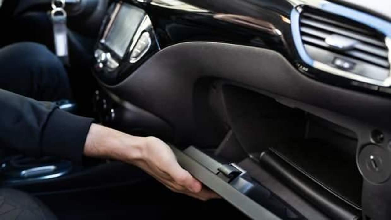 Arabadaki o fonksiyonu çoğu bilmiyor! Tuşa bastığınızda devreye geçiyor