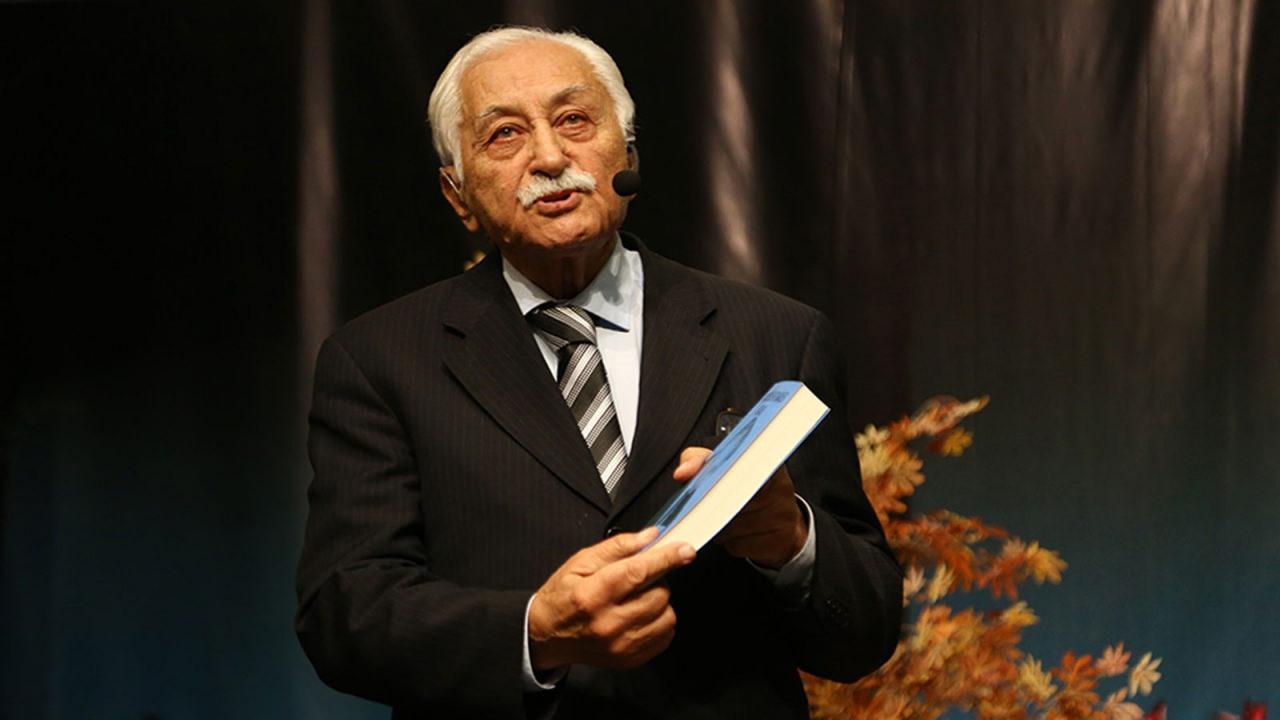 Şair, yazar, mütefekkir ve Türkçe’nin yılmaz müdafii Yavuz Bülent Bakiler Hakk'a yürüdü