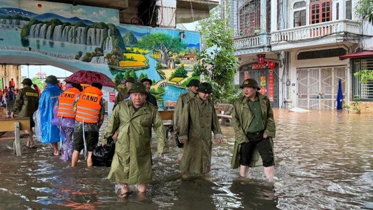 Matmo Tayfunu hayatı felç etti… Vietnam’da kırmızı alarm! Ölü ve yaralılar var