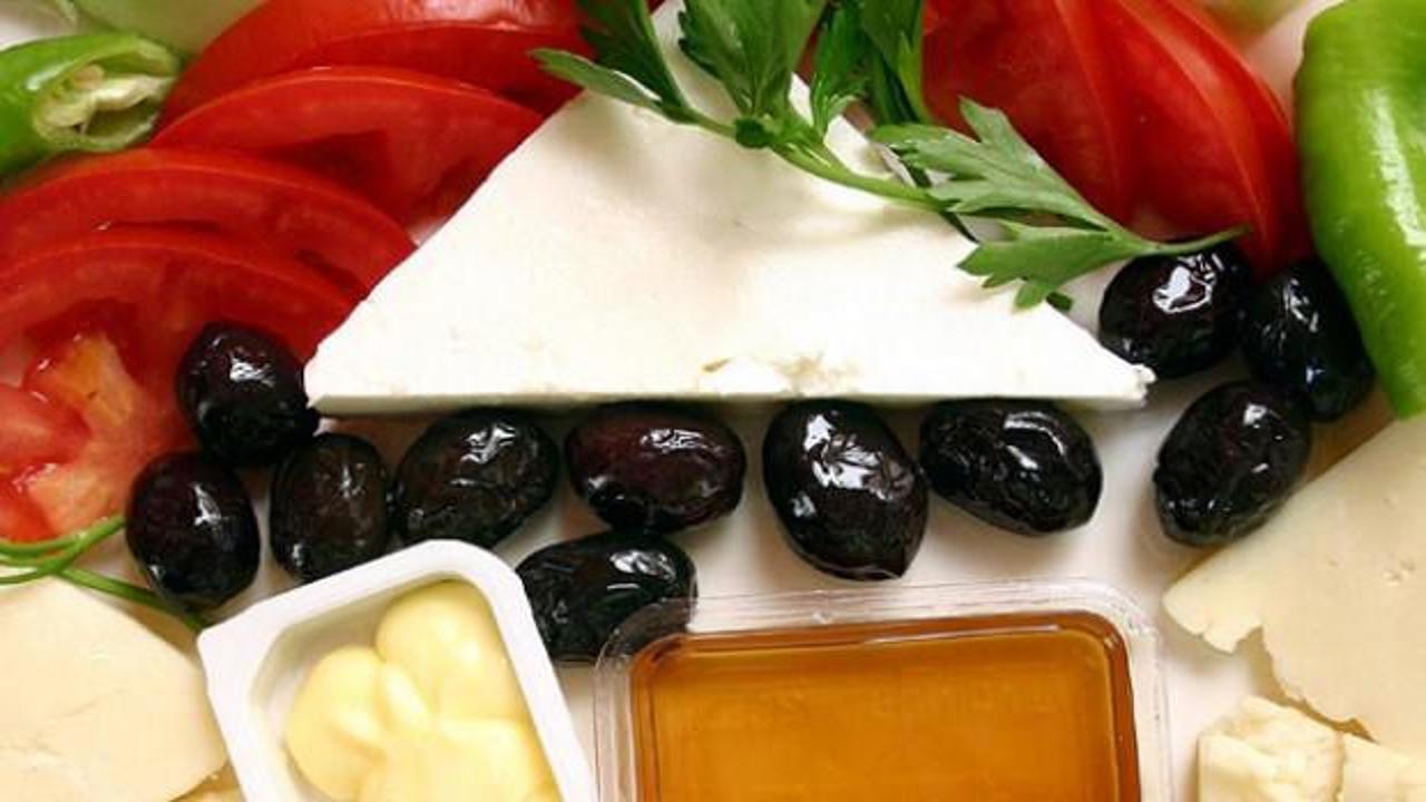 Zeytinle peyniri aynı anda yiyenler yandı: Sanıldığı kadar masum değil