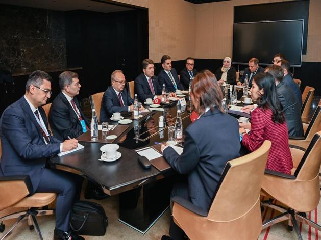 Bakan Tunç, Kazakistanlı mevkidaşı ile görüştü