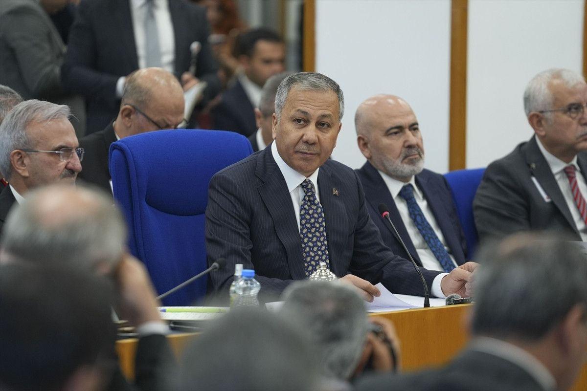 Bakan Yerlikaya tek tek açıkladı: En çok muhalif belediyeler mi soruşturuluyor?