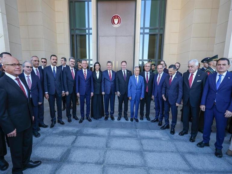 CHP Genel Başkanı Özel, KKTC'de düzenlenen törenlere katıldı