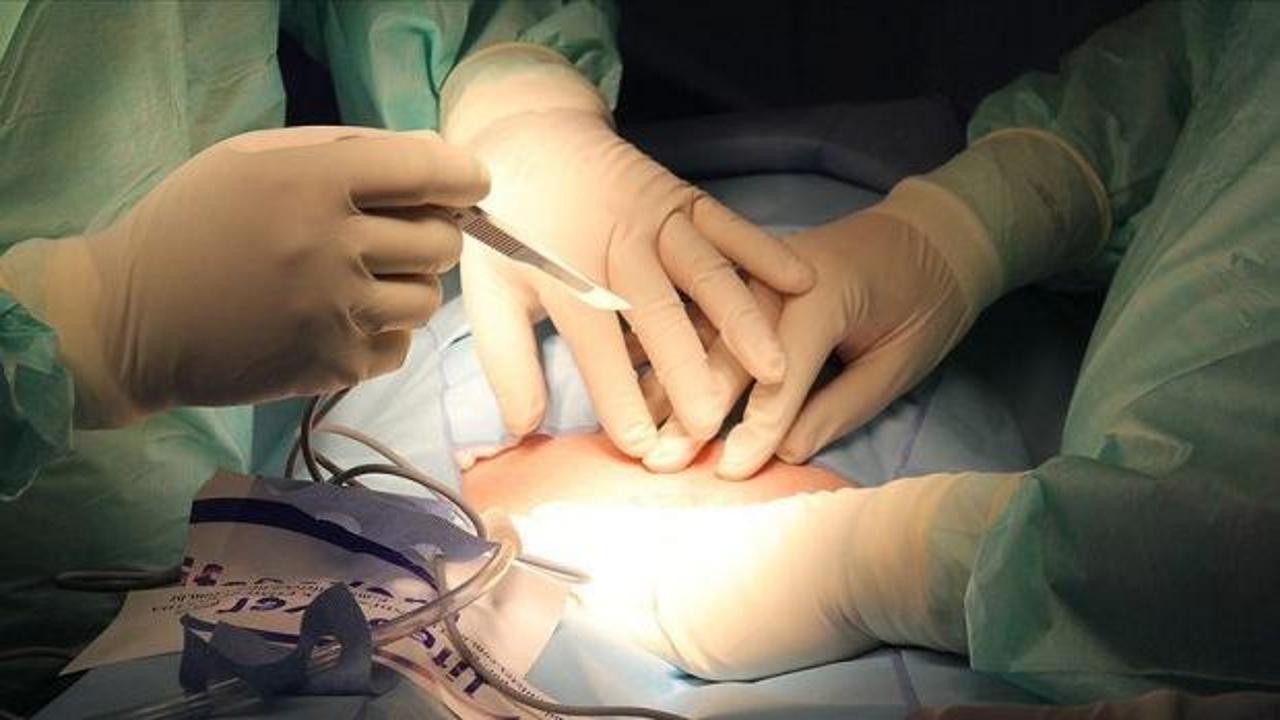 Anneler canlı organ naklinde ilk gönüllü donör oluyor