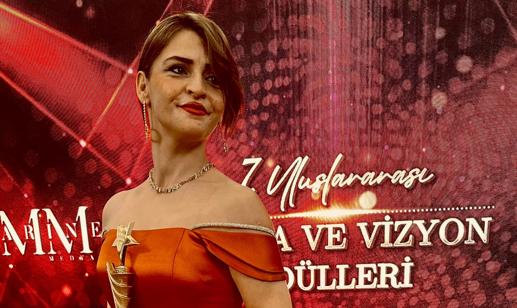 Bioenerji Uzmanı Tuğba Poyraz, Marka ve Vizyon Ödülleri’nde Kadınlar ve Çocuklar İçin Farkındalık Mesajı Verdi