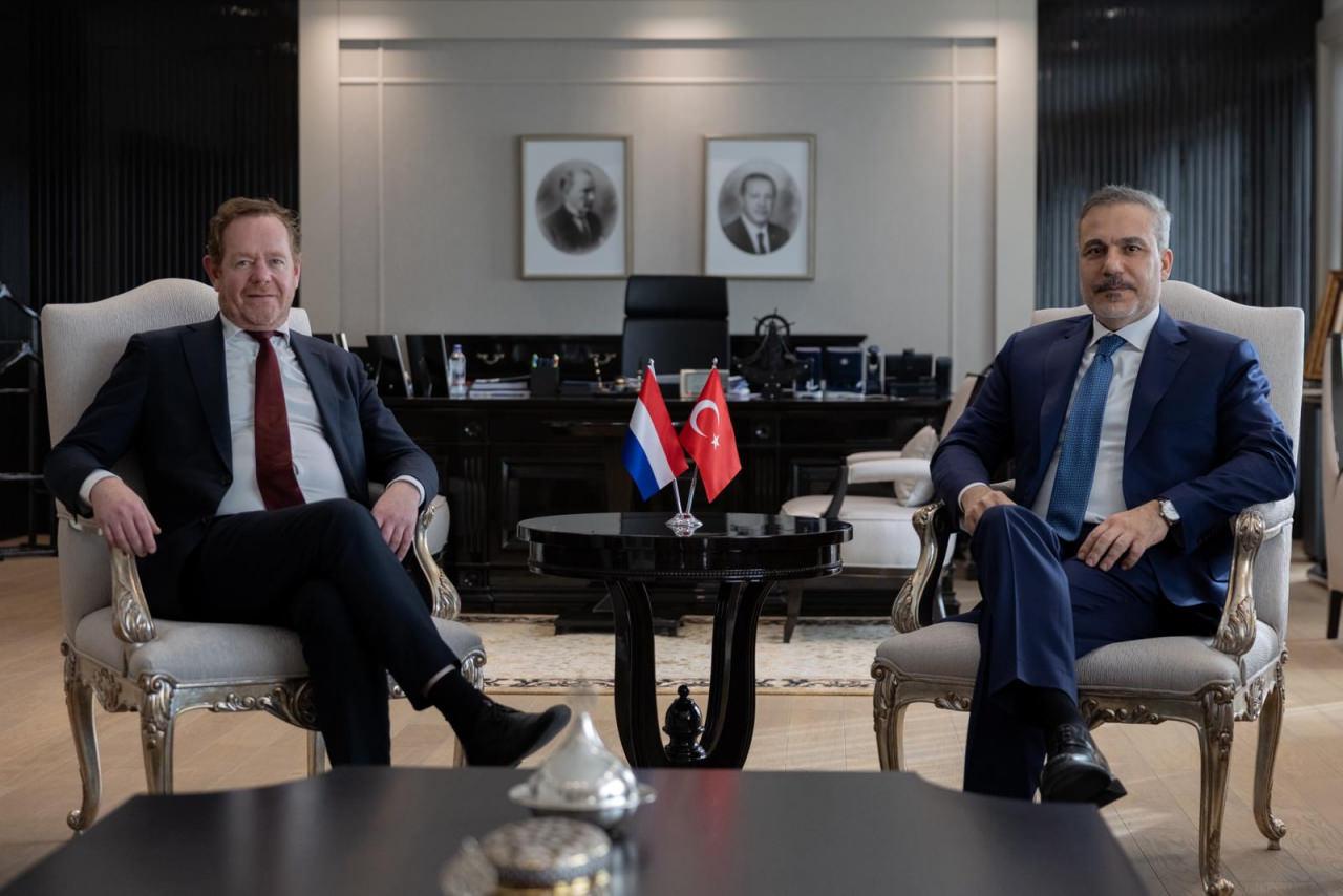 Bakan Fidan, Hollandalı mevkidaşı Van Weel ile görüştü