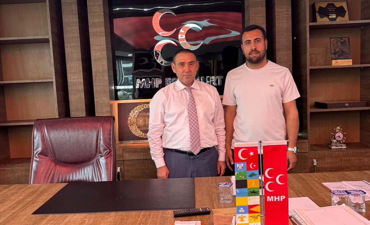 SİYASETCİ MAHFUZ KUT KİMDİR?