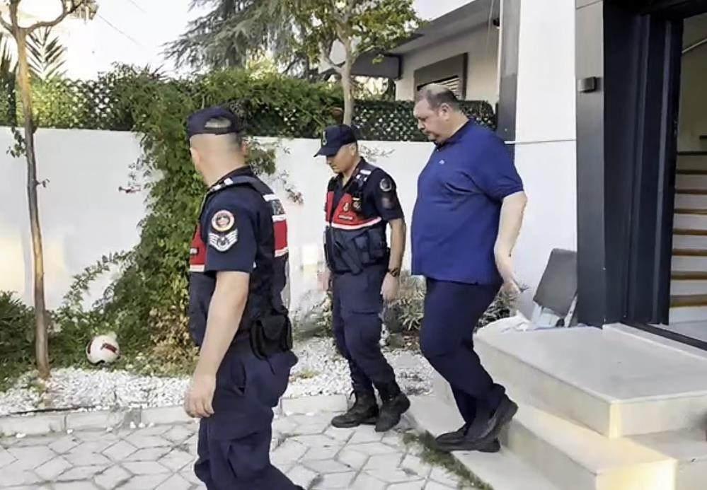 'Ben yürüyen parayım' diyen İlkay Çiçek, ihraç öncesi CHP'den istifa etti