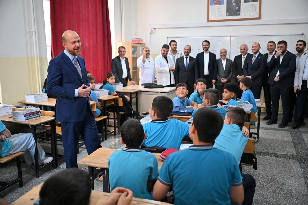 Bilal Erdoğan, Diyarbakır’da öğrenci ve öğretmenlerle buluştu! Gençlere net mesaj...
