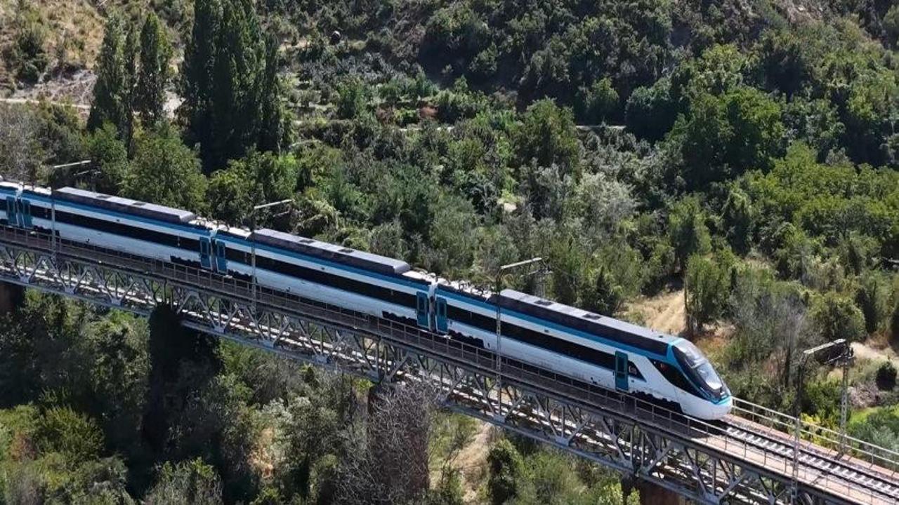 Milli Hızlı Tren için düğmeye basıldı! 2027 ve 2028 hedefi belli oldu: 14 set üretilecek